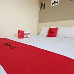Reddoorz Plus Near Sam Poo Kong